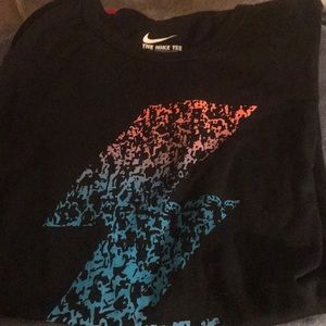 Nike lightning T